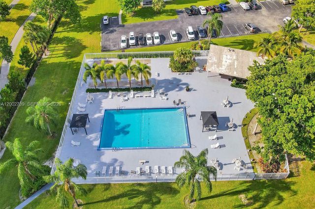 1000 Hillcrest Ct 214, Hollywood, FL 33021