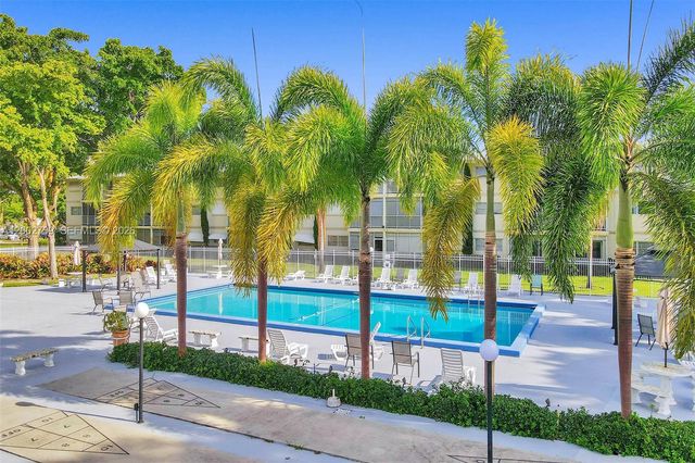 1000 Hillcrest Ct 214, Hollywood, FL 33021