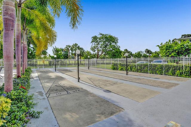 1000 Hillcrest Ct 214, Hollywood, FL 33021