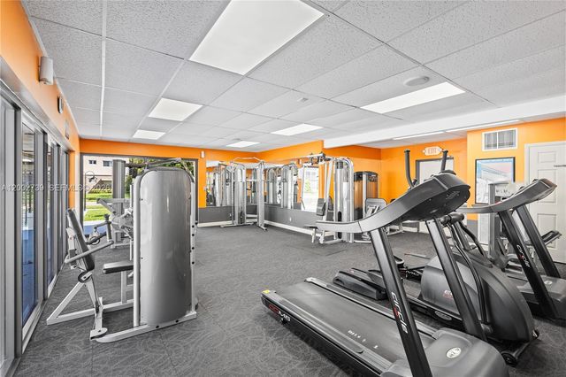 1000 Hillcrest Ct 214, Hollywood, FL 33021