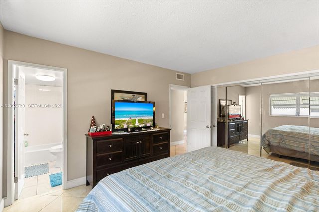 1000 Hillcrest Ct 214, Hollywood, FL 33021