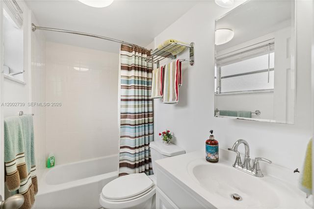 1000 Hillcrest Ct 214, Hollywood, FL 33021