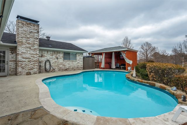 1310 Willow Way, Garland, TX 75043