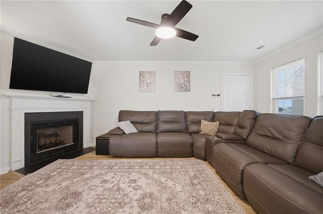 207 Rockwood PL, Suffolk, VA 23435