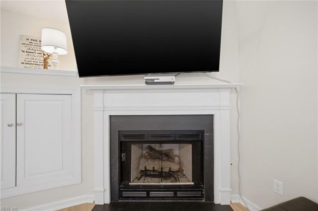 207 Rockwood PL, Suffolk, VA 23435