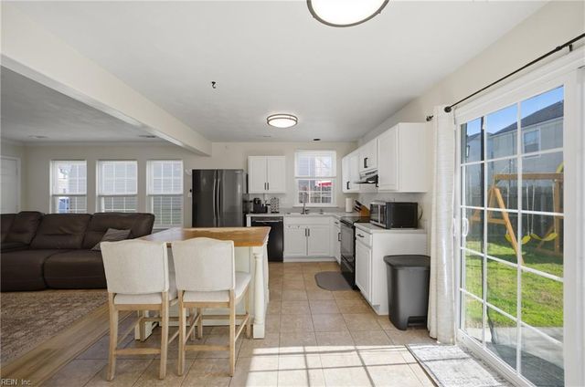 207 Rockwood PL, Suffolk, VA 23435