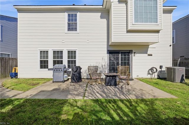 207 Rockwood PL, Suffolk, VA 23435