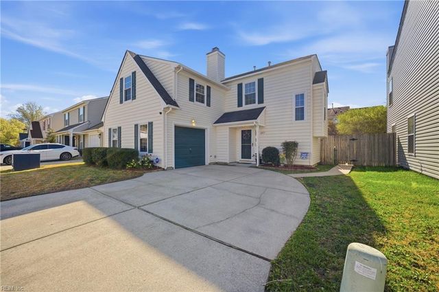 207 Rockwood PL, Suffolk, VA 23435