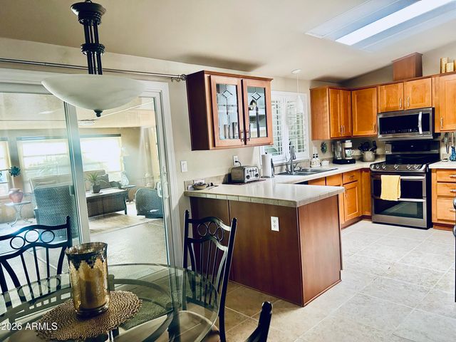 3301 S GOLDFIELD Road 3031, Apache Junction, AZ 85119