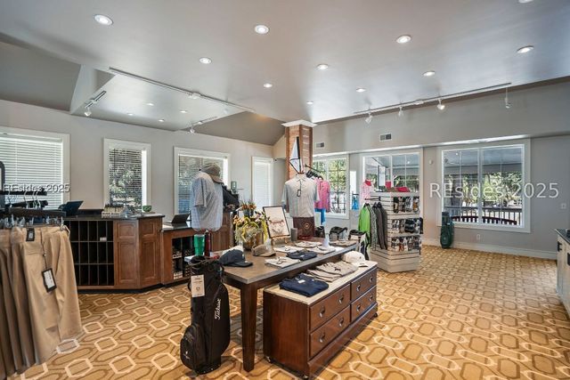 19 Sheridan Rd, Beaufort, SC 29907