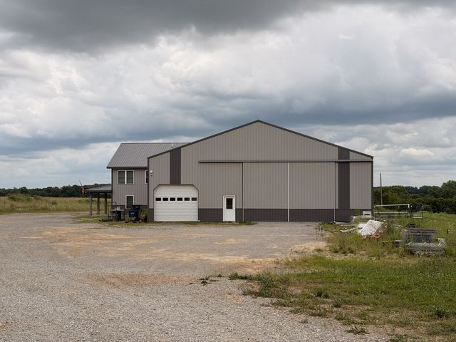2196 Carneal Ln, Oak Grove, KY 42262