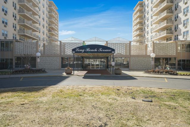 450 Shore Road 8G, Long Beach, NY 11561