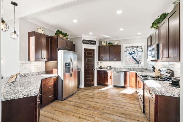 329 Happy Hollow Rd, Goodlettsville, TN 37072