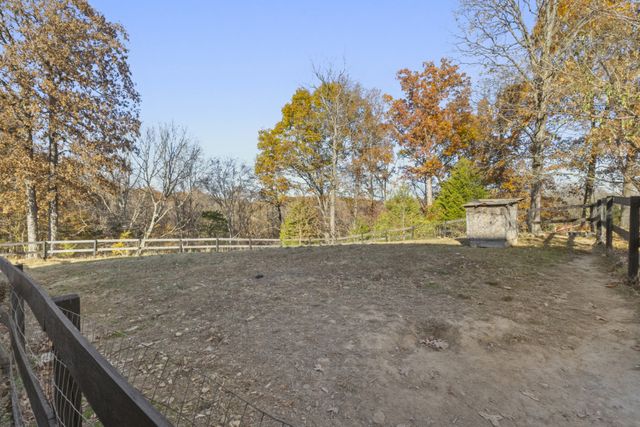 329 Happy Hollow Rd, Goodlettsville, TN 37072