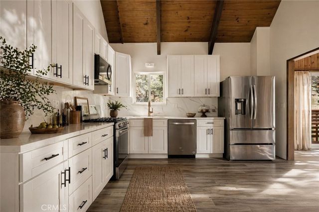 27947 St Bernard, Lake Arrowhead, CA 92352