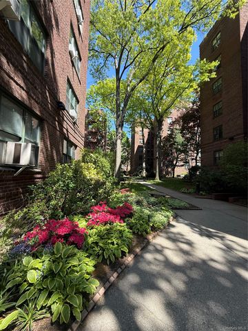 34-21 78th Street 5G, Jackson Heights, NY 11372