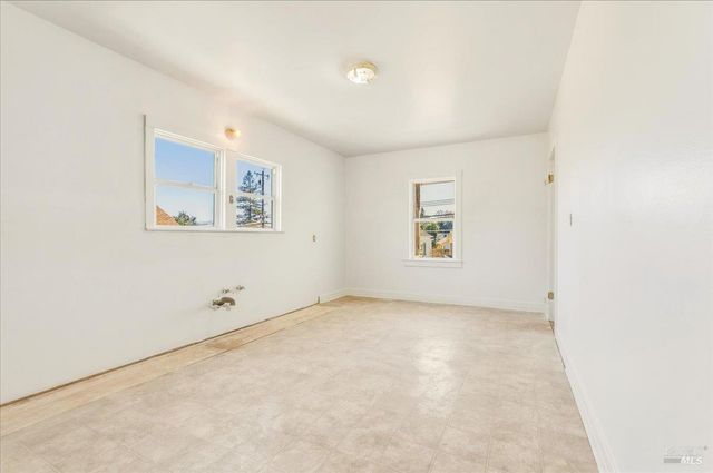 852 Western Ave, Petaluma, CA 94952