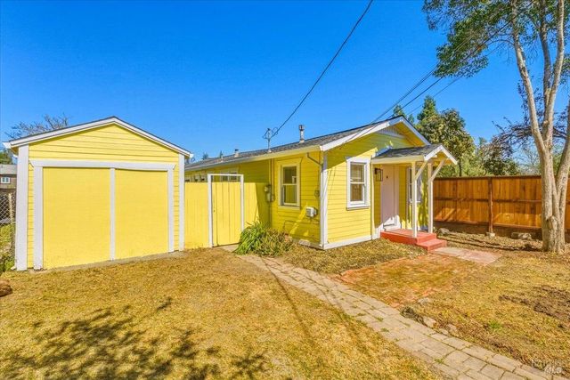 852 Western Ave, Petaluma, CA 94952
