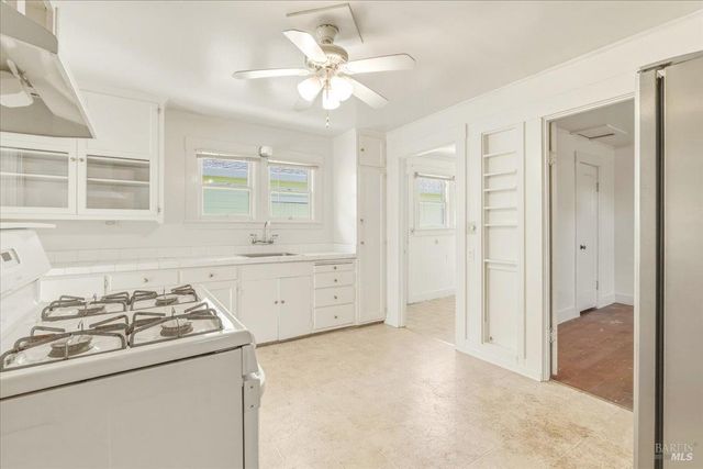 852 Western Ave, Petaluma, CA 94952