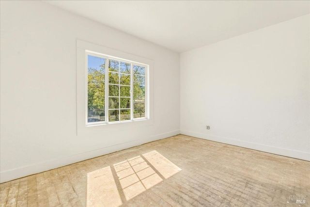 852 Western Ave, Petaluma, CA 94952