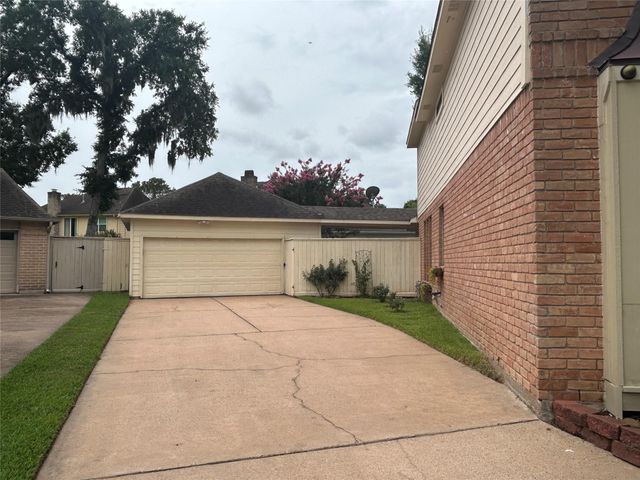 755 Last Arrow Drive, Houston, TX 77079