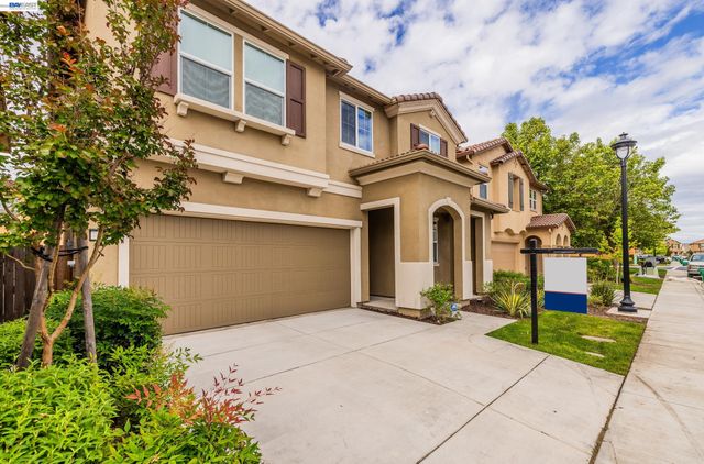 60 Molveno Dr, Stockton, CA 95209