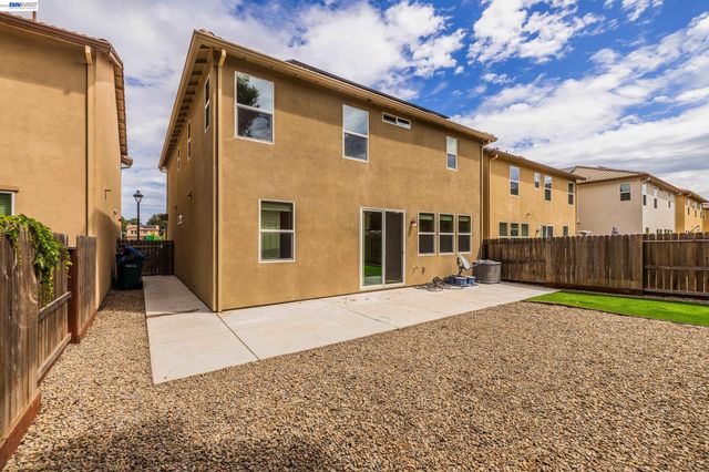 60 Molveno Dr, Stockton, CA 95209