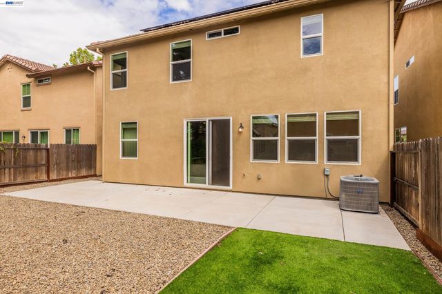 60 Molveno Dr, Stockton, CA 95209