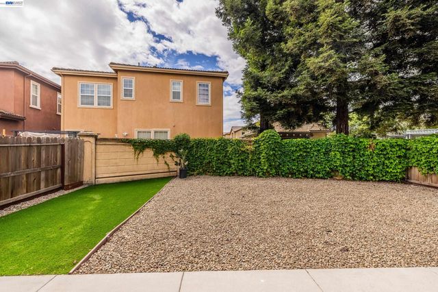 60 Molveno Dr, Stockton, CA 95209