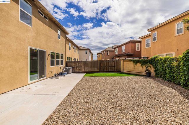 60 Molveno Dr, Stockton, CA 95209