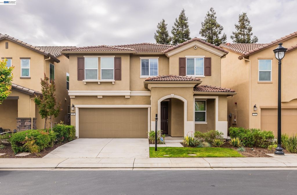 60 Molveno Dr, Stockton, CA 95209