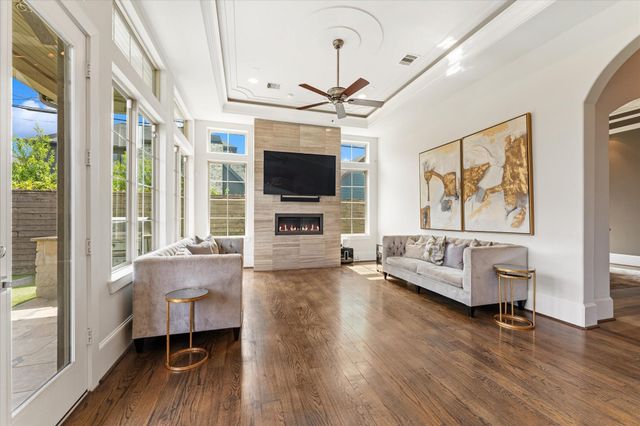 1622 E Rose Terrace Lane, Houston, TX 77055