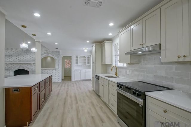 3910 Pine Park Dr, Baton Rouge, LA 70809