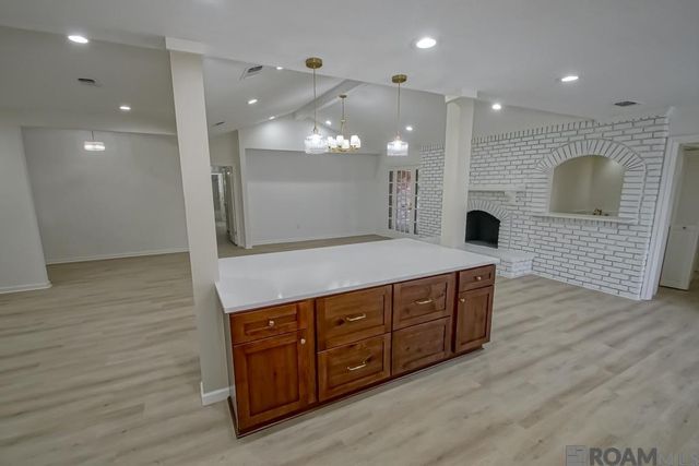 3910 Pine Park Dr, Baton Rouge, LA 70809