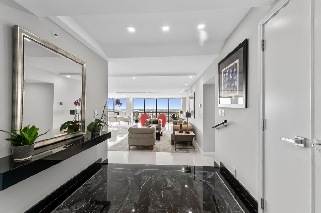 1900 Consulate Place 2104, West Palm Beach, FL 33401