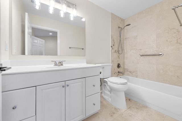 18682 49th Street N, Loxahatchee, FL 33470