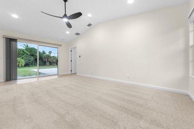 18682 49th Street N, Loxahatchee, FL 33470