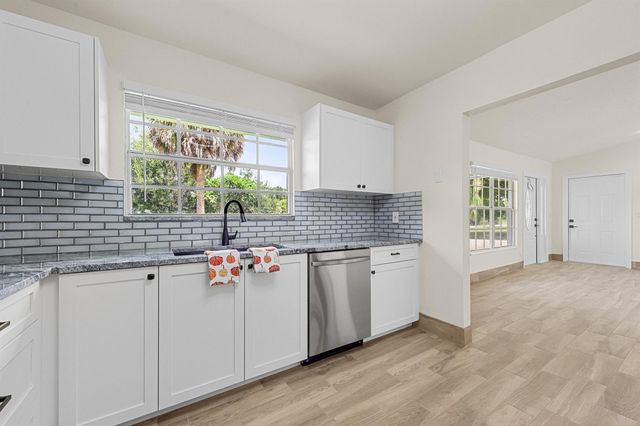 18682 49th Street N, Loxahatchee, FL 33470