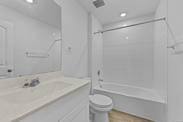 314 Boatman Cv, Seguin, TX 78155