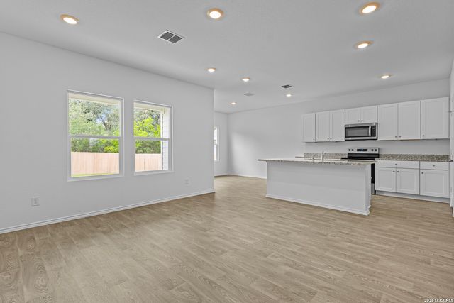 314 Boatman Cv, Seguin, TX 78155