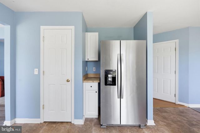 251 THAYERS GULL DR, Martinsburg, WV 25405
