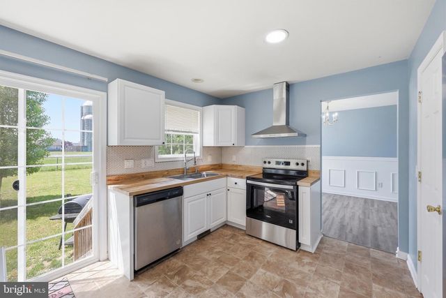251 THAYERS GULL DR, Martinsburg, WV 25405