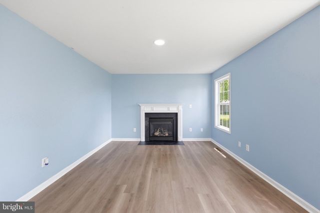 251 THAYERS GULL DR, Martinsburg, WV 25405