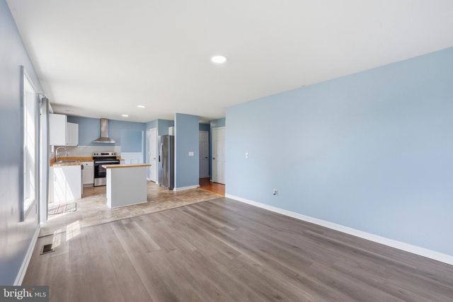 251 THAYERS GULL DR, Martinsburg, WV 25405