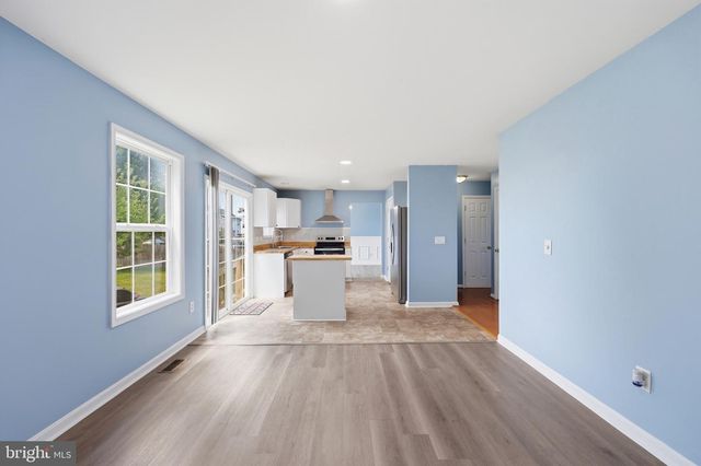 251 THAYERS GULL DR, Martinsburg, WV 25405