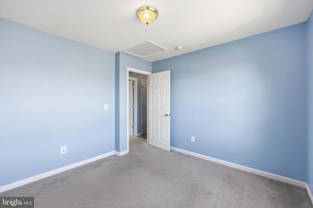 251 THAYERS GULL DR, Martinsburg, WV 25405