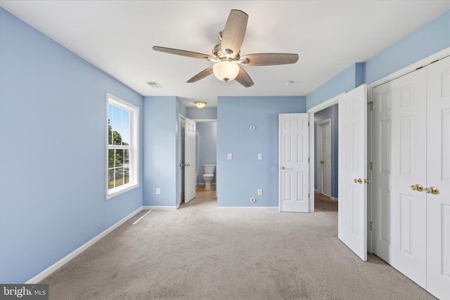251 THAYERS GULL DR, Martinsburg, WV 25405