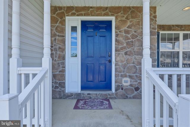251 THAYERS GULL DR, Martinsburg, WV 25405