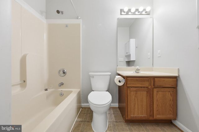 251 THAYERS GULL DR, Martinsburg, WV 25405