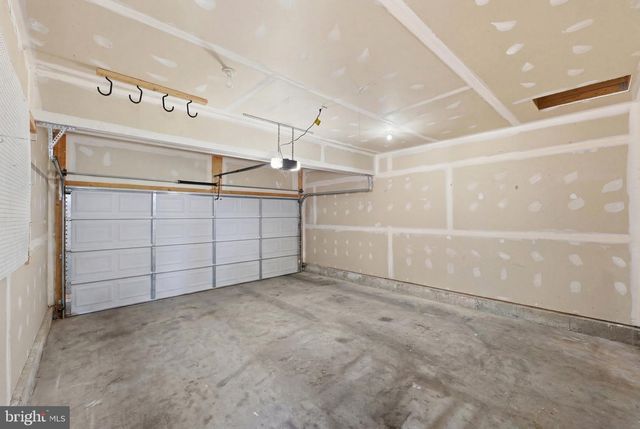 251 THAYERS GULL DR, Martinsburg, WV 25405